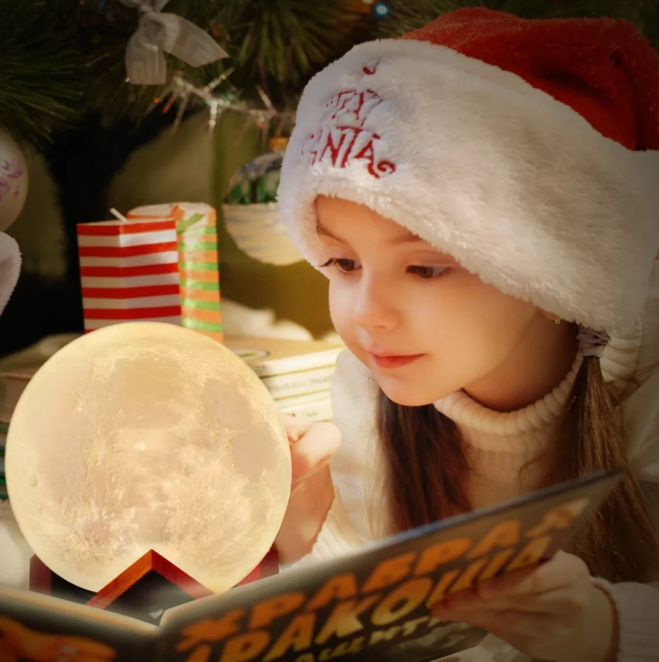 LunaGlow: Multi-Color Moon Lamp